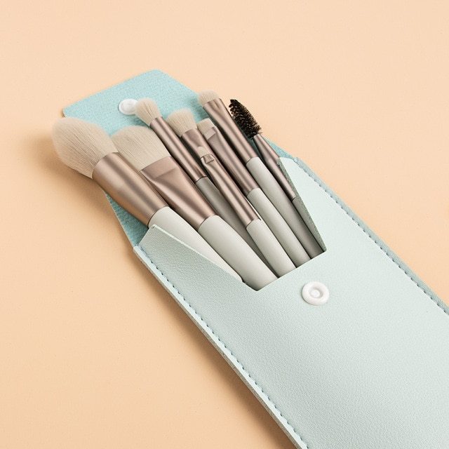 Travel Portable 8 Mini Makeup Brush Set