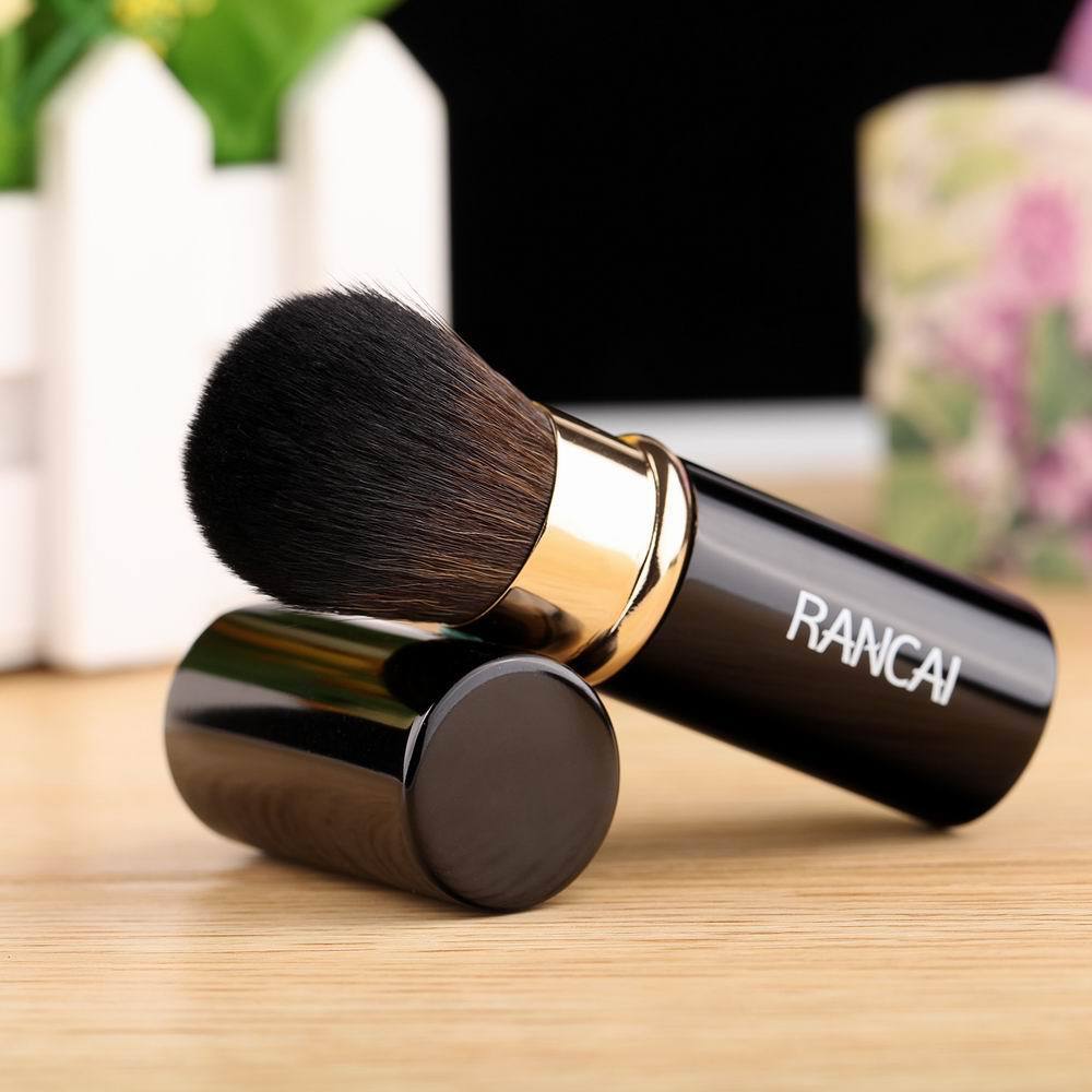 Mini retractable makeup brush