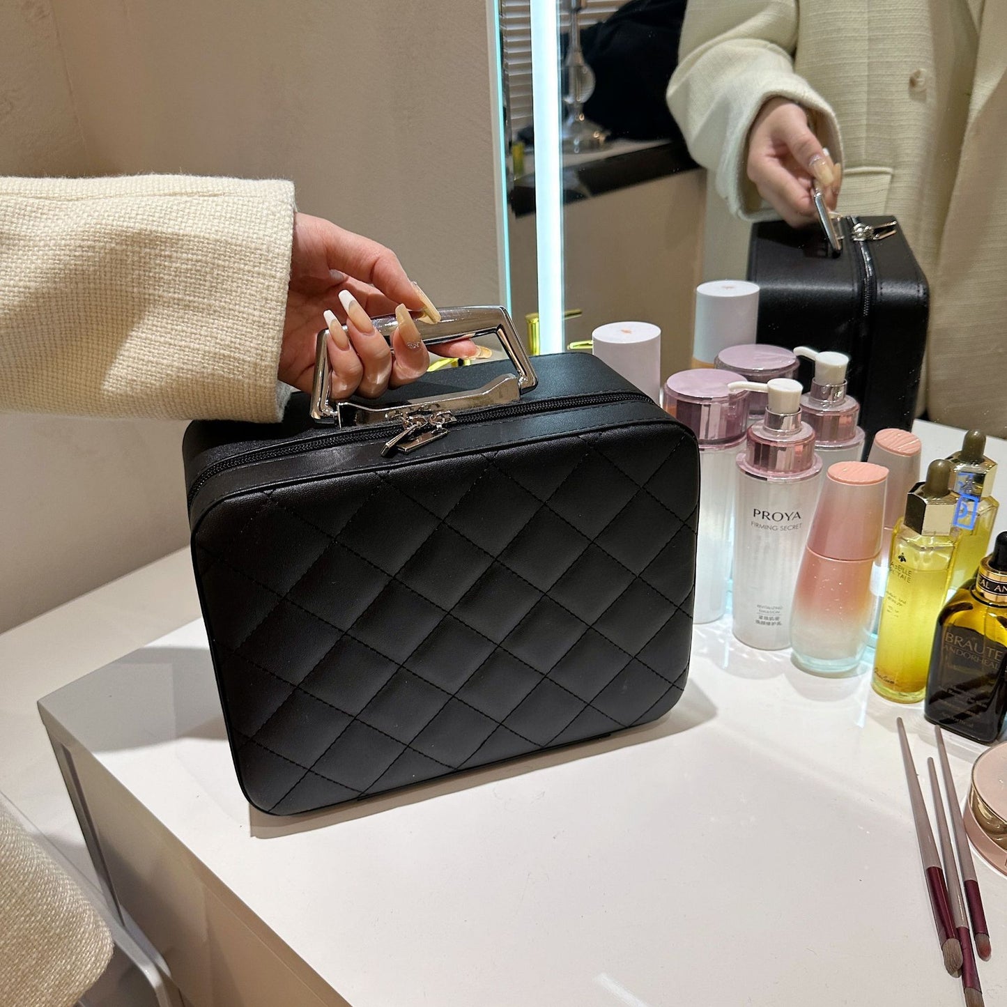 Rhombus-Embroidery Storage Bag